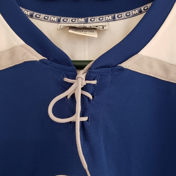 2010 Olympics Team Canada 🇨🇦 Jersey - Picture 5 of 7